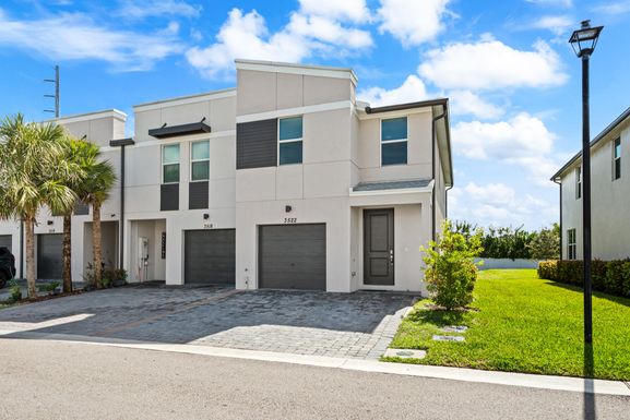 3522 Joshua Tree, Palm Springs, FL 33461