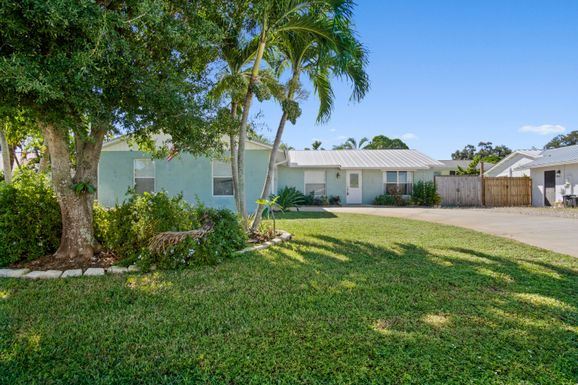 9032 Sandridge, Hobe Sound, FL 33455