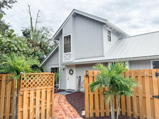 1585 17th, Vero Beach, FL 32962