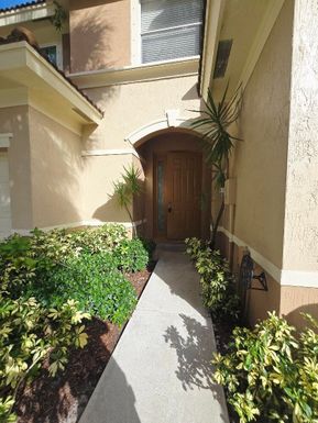 329 River Bluff, Royal Palm Beach, FL 33411