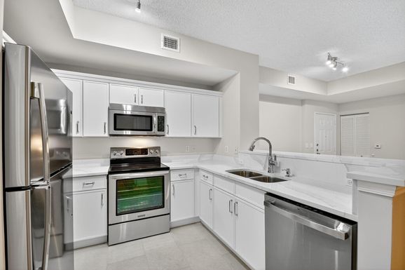 780 Sapodilla, West Palm Beach, FL 33401