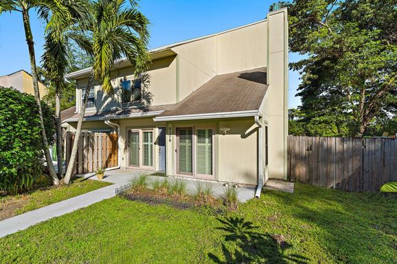 9199 Green Meadows, Palm Beach Gardens, FL 33418