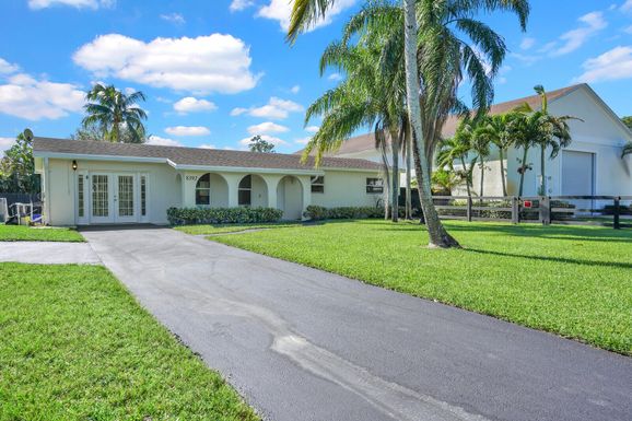 8392 Pinto, Lake Worth, FL 33467