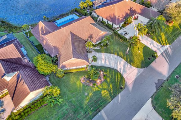 19 Cambria, Palm Beach Gardens, FL 33418