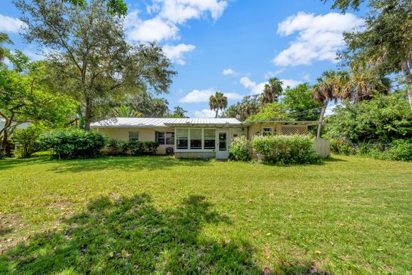 655 Acacia, Vero Beach, FL 32963