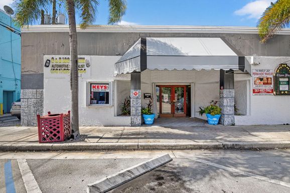 11 J, Lake Worth Beach, FL 33460