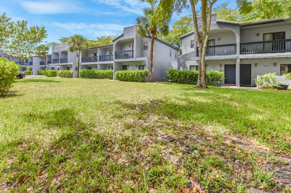 10297 33, Coral Springs, FL 33065