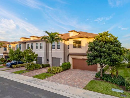 2366 Byron, Palm Springs, FL 33406