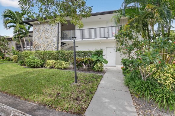 451 Greensward, Delray Beach, FL 33445