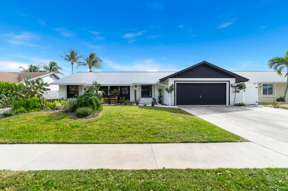 3952 Green Forest, Boynton Beach, FL 33436