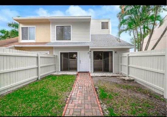 9227 Green Meadows, Palm Beach Gardens, FL 33418