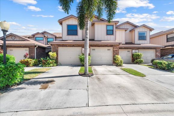 400 Crosswinds, Greenacres, FL 33413