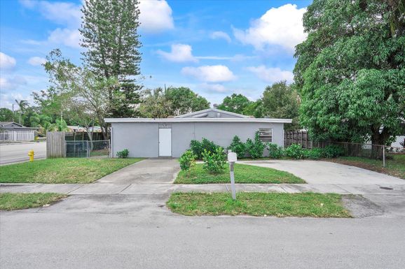 3100 4th, Lauderhill, FL 33311