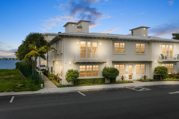 53 Seminole, Stuart, FL 34994