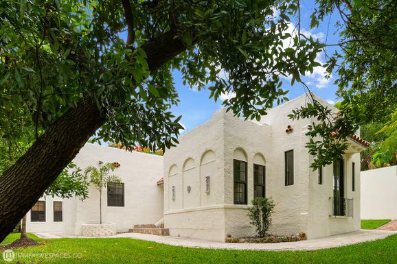 828 35th, West Palm Beach, FL 33407