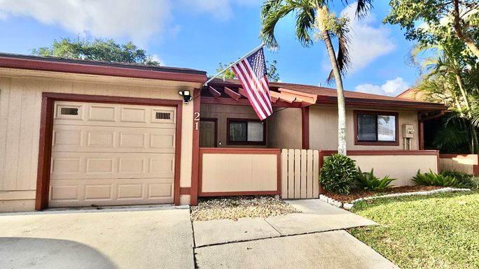 21 Farnworth, Boynton Beach, FL 33426