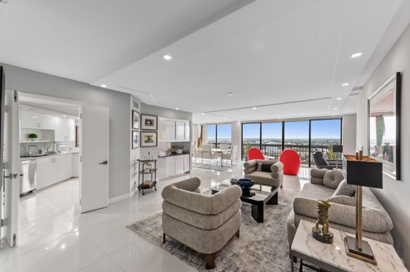 1900 Consulate, West Palm Beach, FL 33401