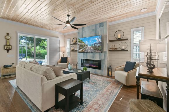 4015 Community, Jupiter, FL 33458