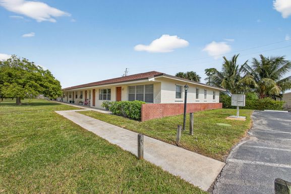 8585 Church St, Hobe Sound, FL 33455