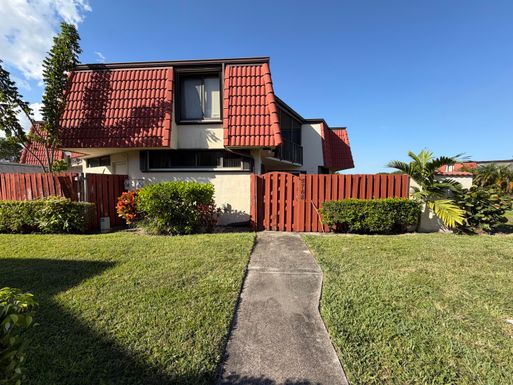 3768 Victoria, West Palm Beach, FL 33406