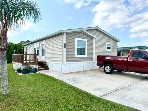 9274 Mary Dr, Stuart, FL 34997