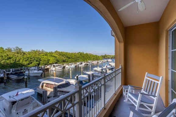 643 Casa Loma, Boynton Beach, FL 33435