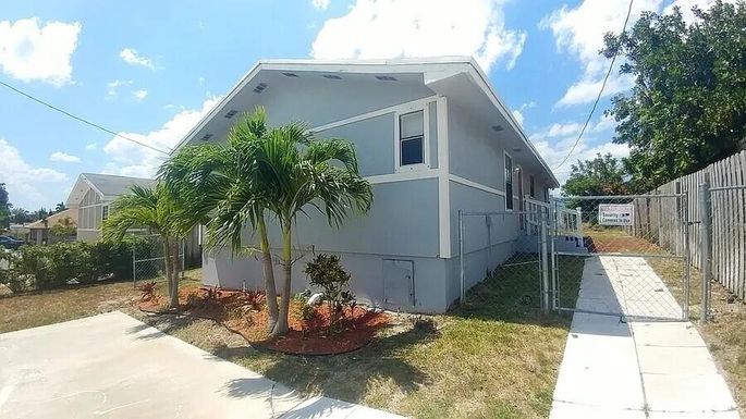 1488 31st, Riviera Beach, FL 33404