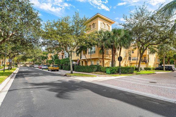 2446 San Pietro, Palm Beach Gardens, FL 33410