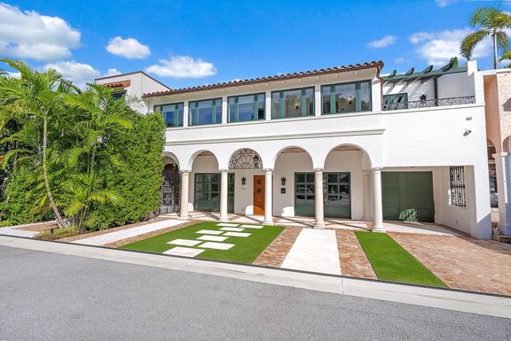 206 Phipps Plaza, Palm Beach, FL 33480