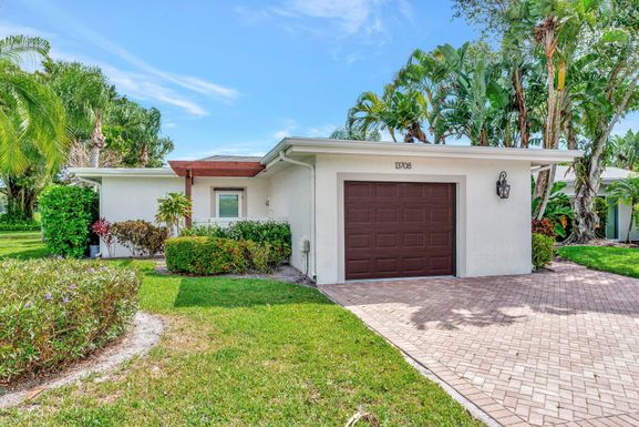 13708 Whispering Lakes, West Palm Beach, FL 33418
