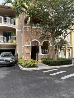 6370 Emerald Dunes, West Palm Beach, FL 33411