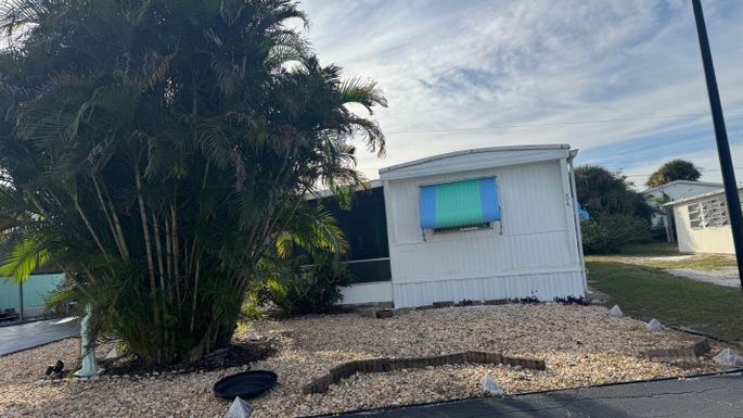 11055 Federal, Hobe Sound, FL 33455
