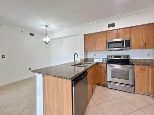 6450 Emerald Dunes, West Palm Beach, FL 33411