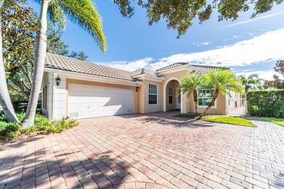 4908 Grassleaf, Palm Beach Gardens, FL 33418