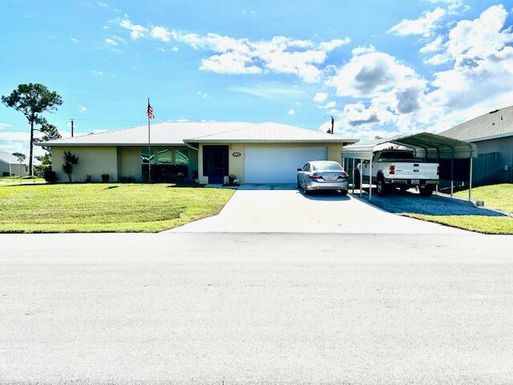492 Wallace, Port Saint Lucie, FL 34983