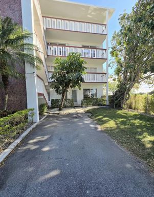 114 Greenbrier C, West Palm Beach, FL 33417