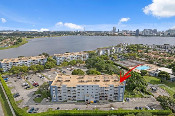 500 Executive Center, West Palm Beach, FL 33401