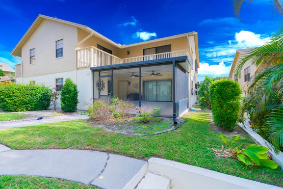 7427 Jamestown, Hobe Sound, FL 33455