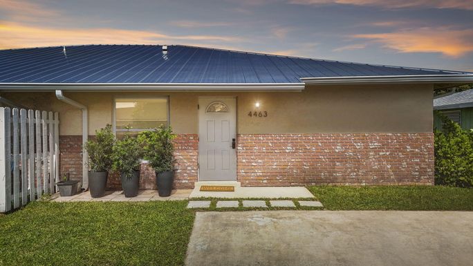 4463 Village, Stuart, FL 34997