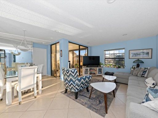 5415 Verona Drive, Boynton Beach, FL 33437