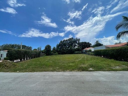 218 8th, Boca Raton, FL 33432
