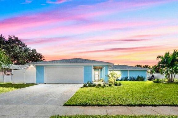 110 Madrid, Royal Palm Beach, FL 33411