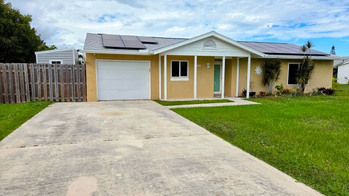 2209 E Dunbrooke, Port Saint Lucie, FL 34952