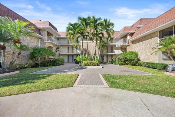 5500 Tamberlane, Palm Beach Gardens, FL 33418