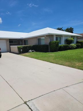 27 Vista Del Rio, Boynton Beach, FL 33426