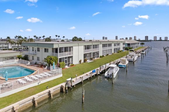 110 Wettaw, North Palm Beach, FL 33408