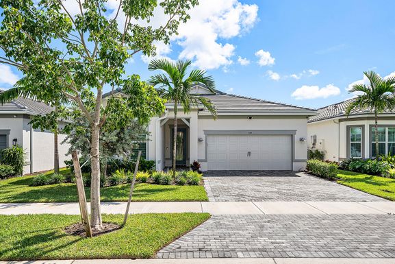 349 Geillis, Delray Beach, FL 33445
