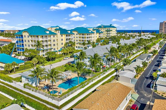 138 Ocean Breeze, Juno Beach, FL 33408