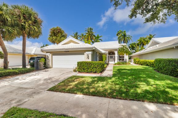 2725 Meadowlark, West Palm Beach, FL 33409
