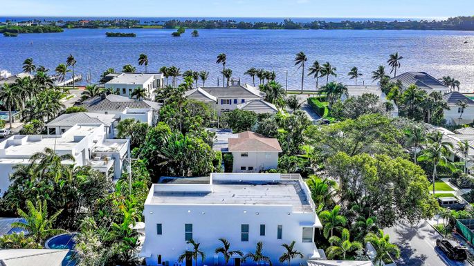 131 Costello, West Palm Beach, FL 33405